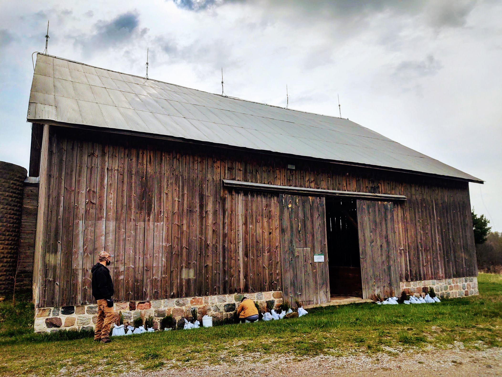 Deyoung barn